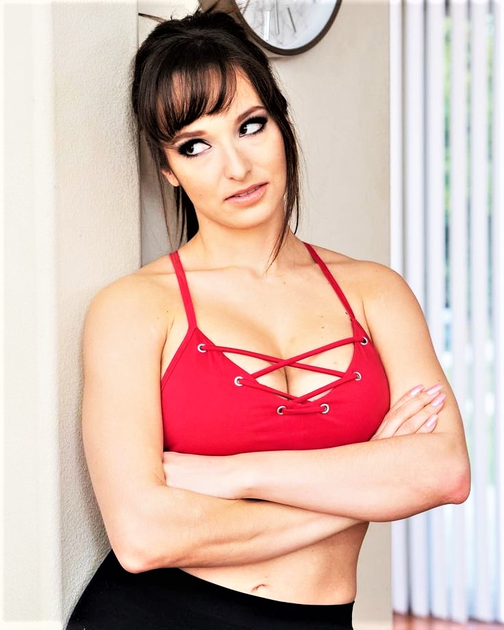 Who Is Lexi Luna? Age, Career, Boyfriend & Net Worth 2026