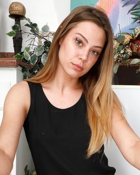 Who Is Avery Cristy? Bio, Age, Career, Net Worth & More