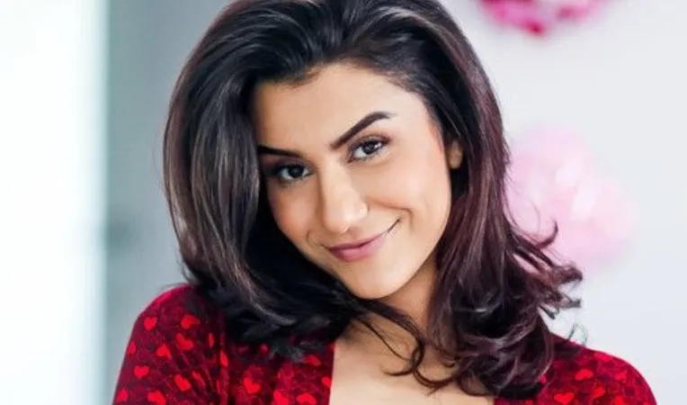 Roxie Sinner Biography: Age, Net Worth & Career (2026)